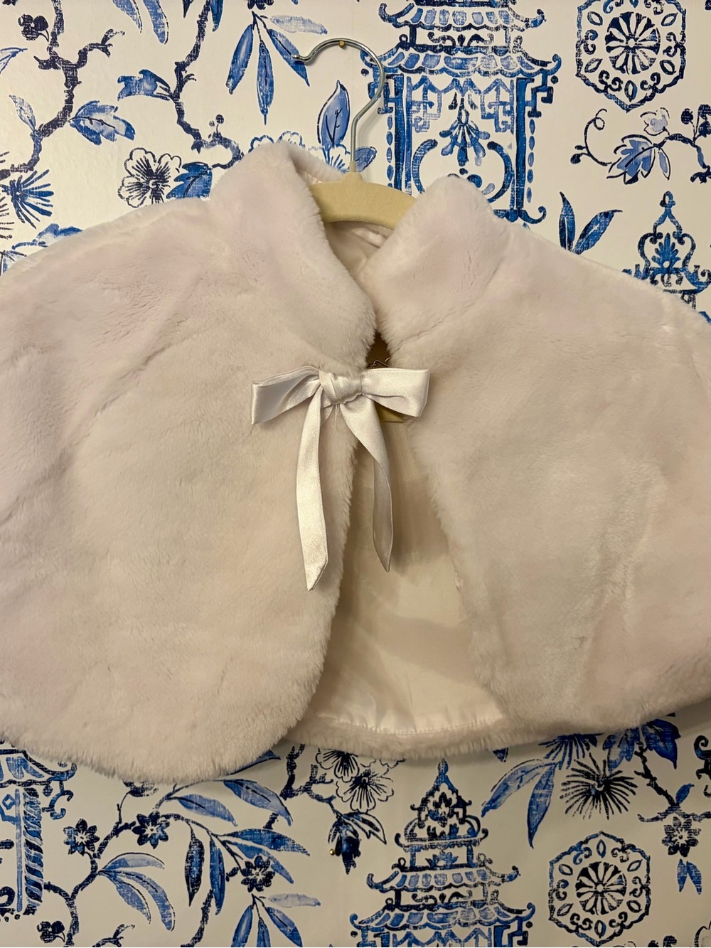 Girls' Cream Faux Fur Cape with Satin Bow Closure